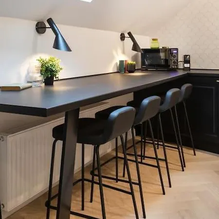 Candy Rose Lux Centre Apartment
